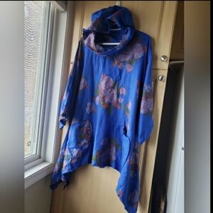 100% Linen In Floral Blue Hooded Tunic Pockets